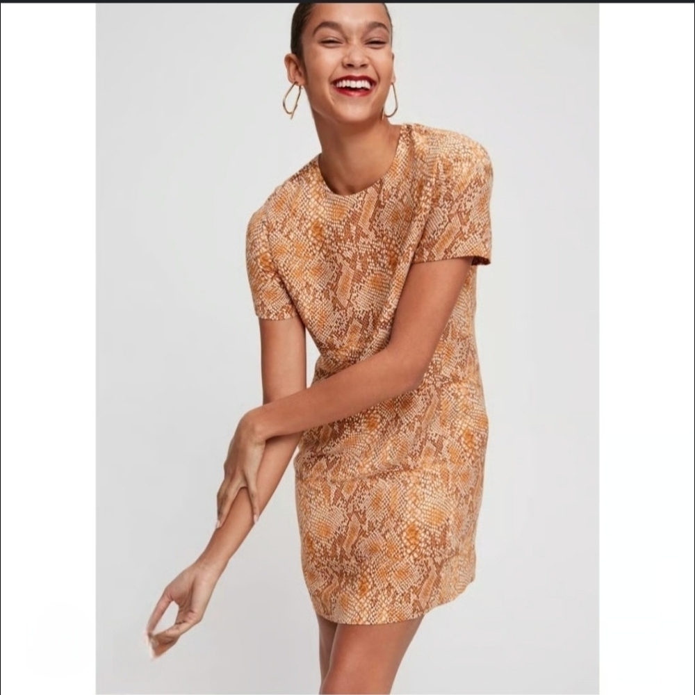 Aritzia Babaton Patricio Dress Wmn 4 Snake Python Print Short Sleeve Mini Shift